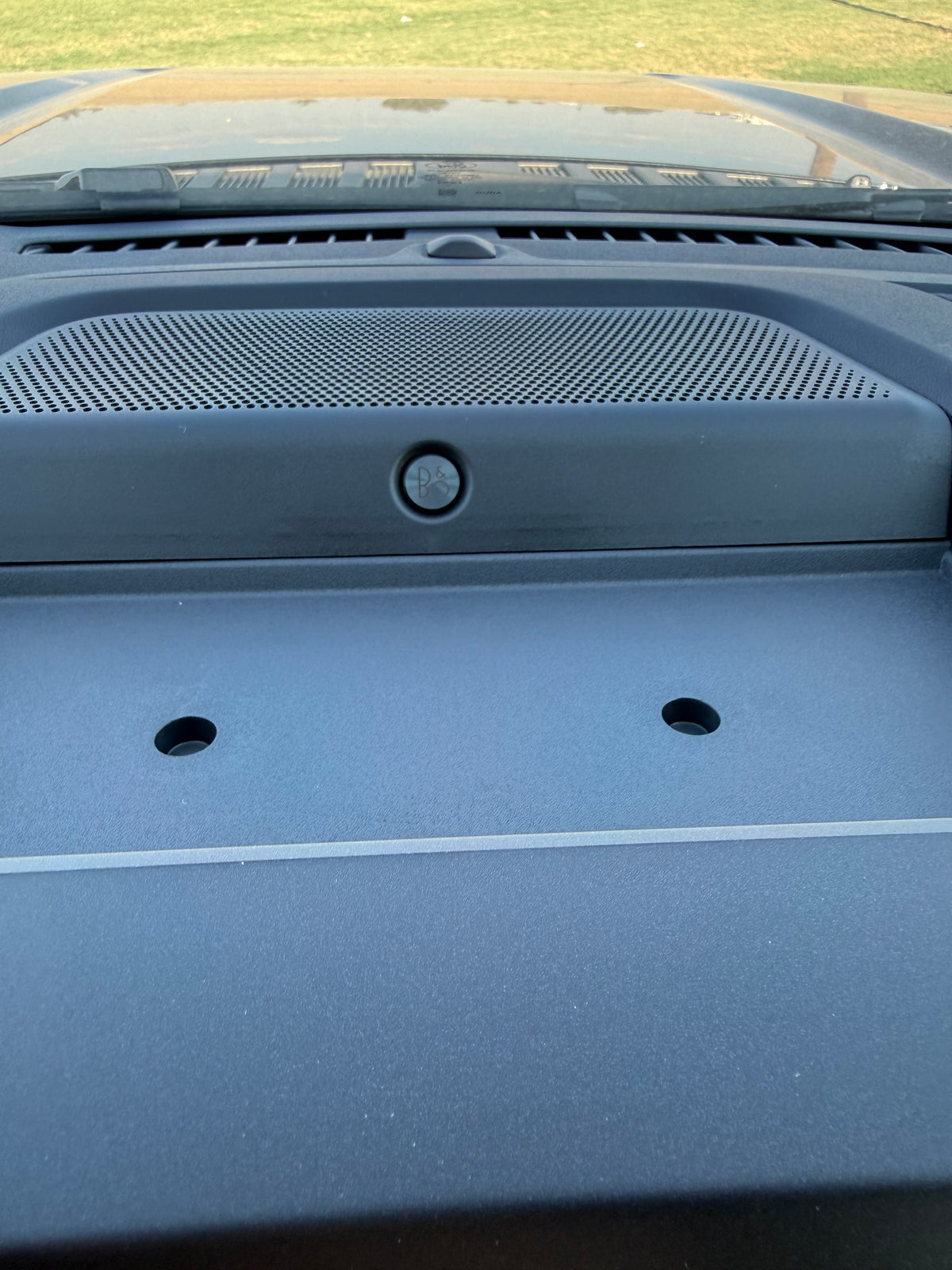 2023-2026 Ford Superduty Starlink Mini Dash Mount – Center Speaker/B&O