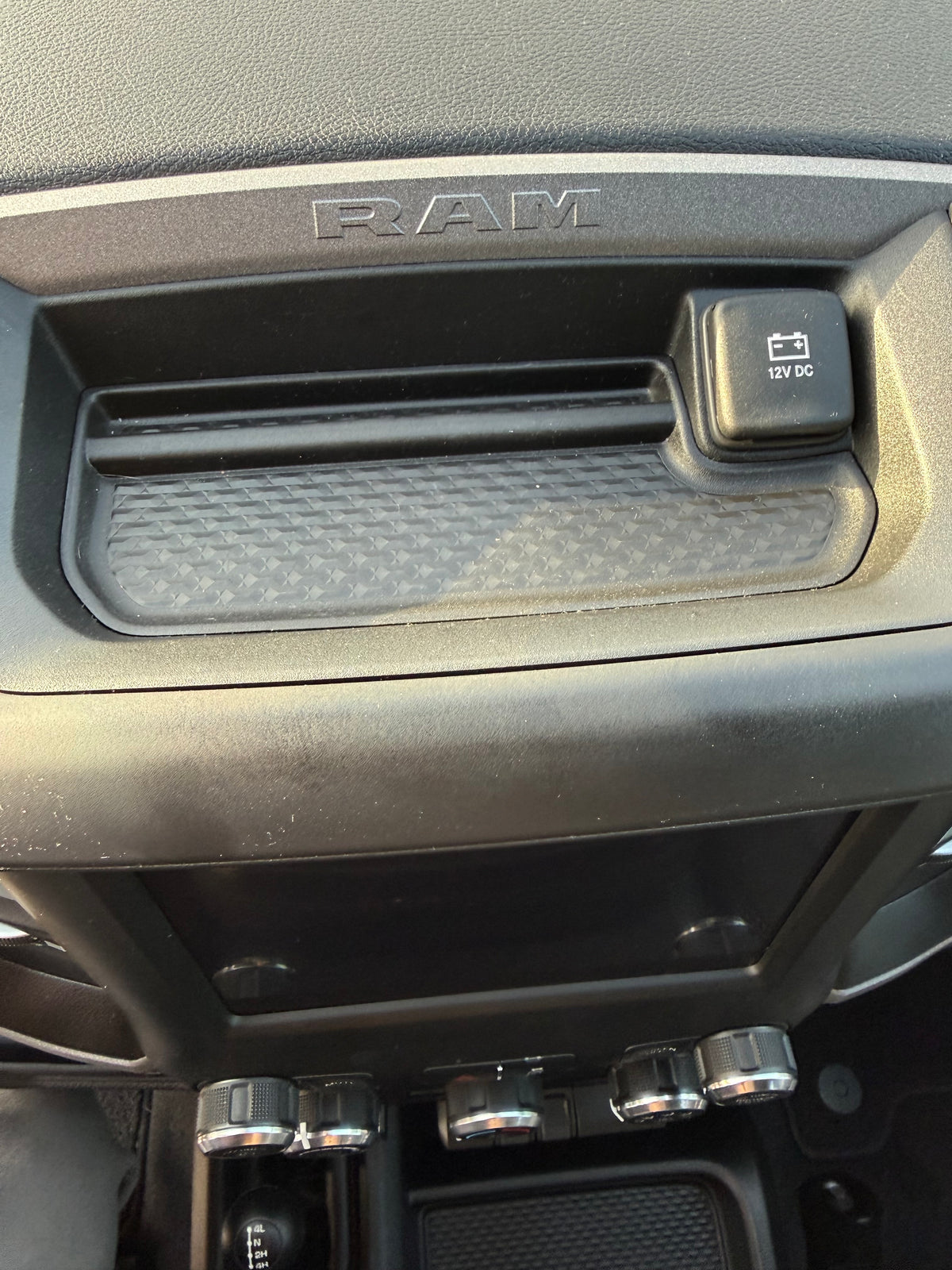 2019–2026 Ram 1500, 2500 & 3500 Starlink Mini Dash Mount